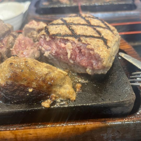 感動の肉と米 太平通店