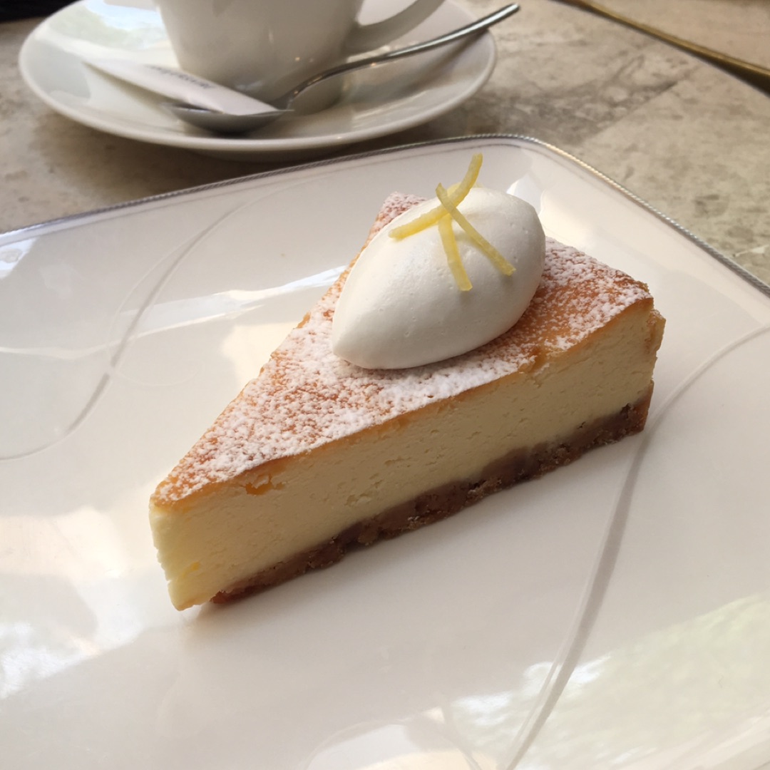 ANNIVERSAIRE CAFE 表参道